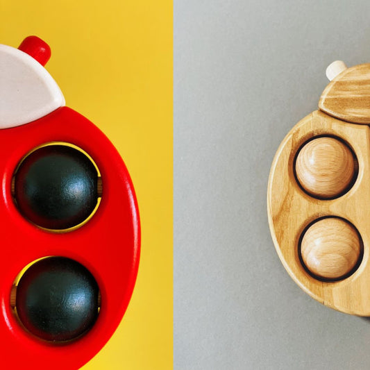 BAJO - Drewniana biedronka z kółkami - naturalny - EKO